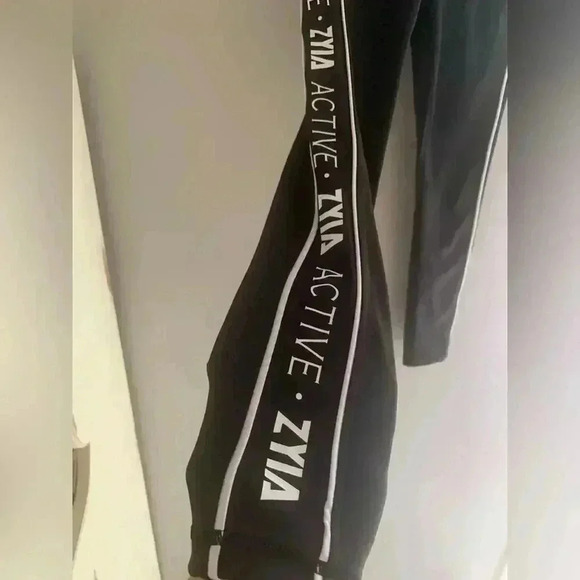 Woman’s Zyia Active High Rise Tummy Control Performance Workout Ankle Leggings - Picture 3 of 7